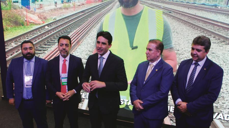 El ministro de Puertos y Aeropuertos de Brasil, Silvio Costa Filho (centro), protagonizó la inauguración de Intermodal South America en Sao Paulo. Foto J.P.