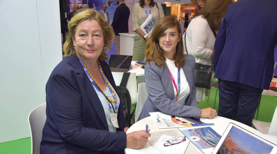 Kate Bonner, jefa del Departamento Comercial; y Violeta Fernández, Patronato Provincial de Turismo de Cádiz. Foto B.C.