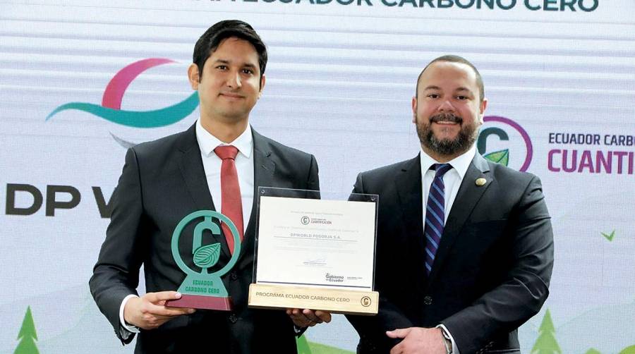 DP World Posorja recibió el prestigioso distintivo Cuantificación Huella de Carbono, por parte del Ministerio del Ambiente, Agua y Transición Ecológica.