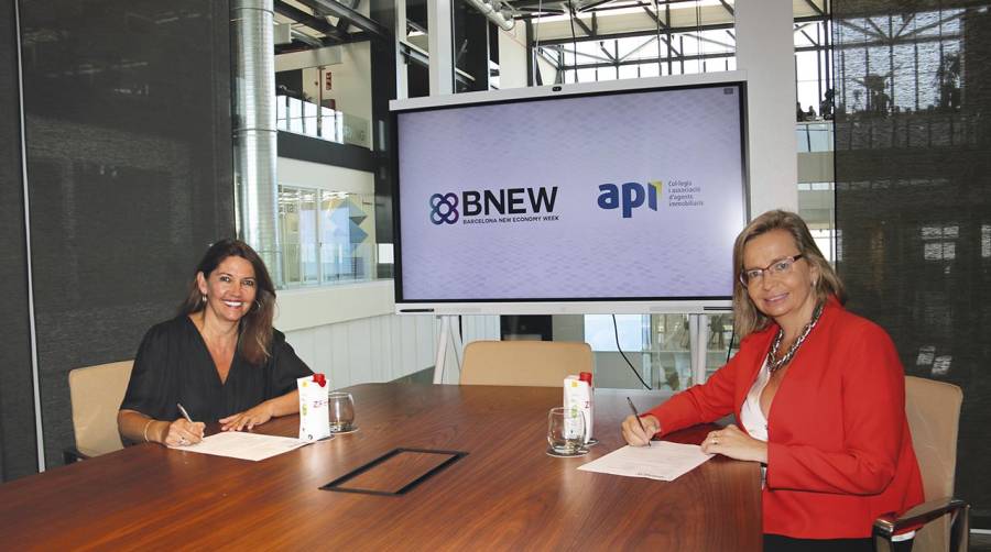 Blanca Sorigué, directora general del CZFB y Anna Puigdevall, directora general de API.