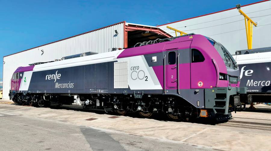 Detalle de una de las nuevas locomotoras EURO6000 de Renfe Mercancías.