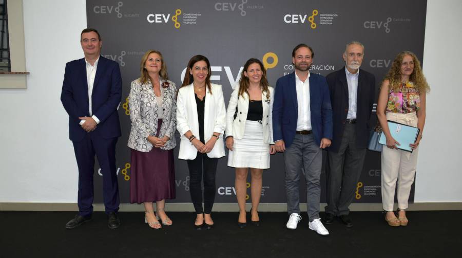 Eugenio Pellicer, Leonor Saiz, Esther Gómez, Yolanda Atienzar, Alfredo Soler, Jaime Agramunt y Rafaela Pizarro. Foto: Raúl Tárrega.