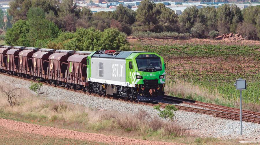 Ferrocarrils de la Generalitat opera servicios de transporte de mercancías en tres líneas.