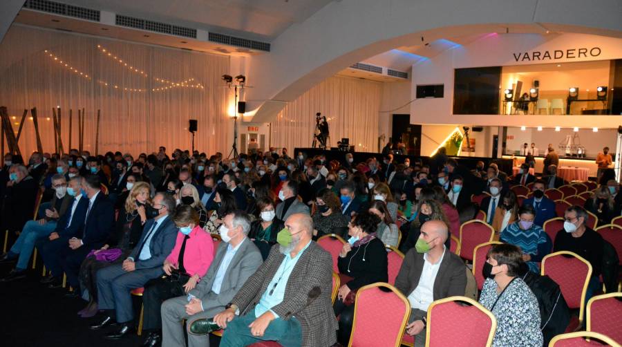 Público asistente a la última entrega de los Premios Faro PortCastelló. Foto FV.