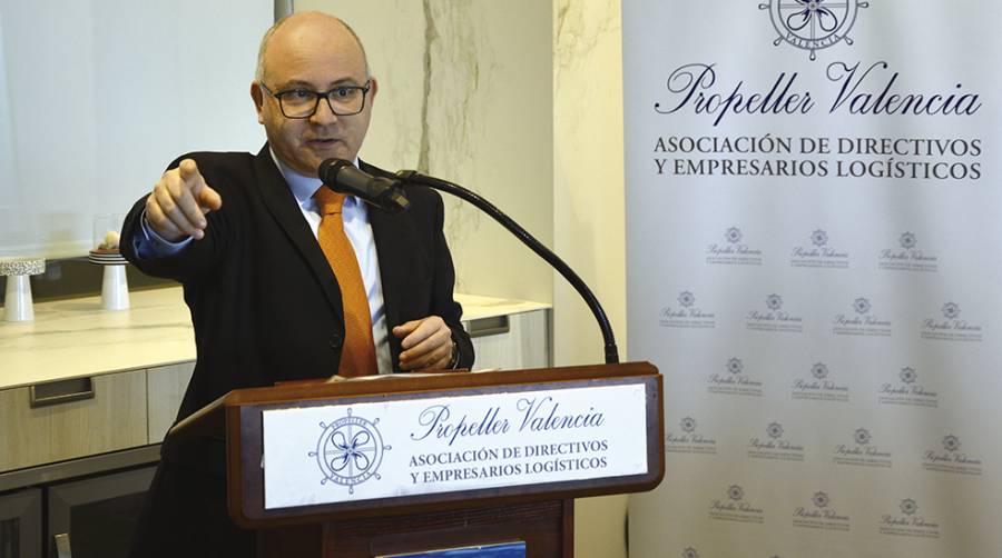 Vicente Pallard&oacute;, durante su intervenci&oacute;n en el &uacute;ltimo almuerzo-coloquio de Propeller Valencia. Foto: Ra&uacute;l T&aacute;rrega.