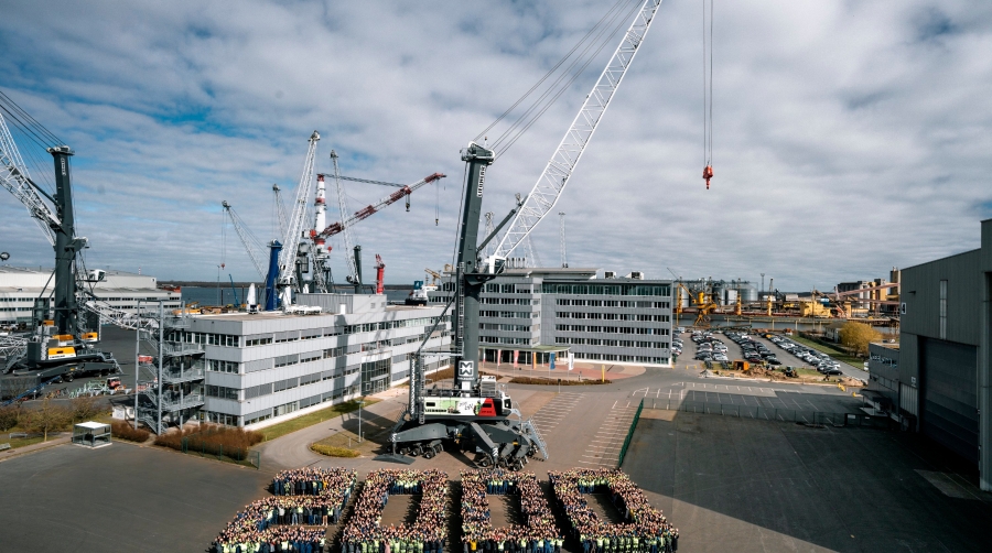 Liebherr alcanza las 2.000 grúas LHM fabricadas