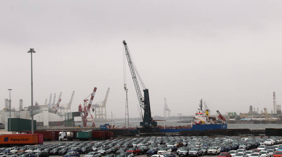 Las terminales de contenedores AMP Terminals y BEST tienen previsto reestablecer su actividad a partir de las 14:00 horas. Foto A.Tejera.