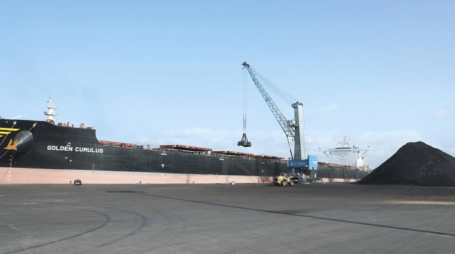 Cartagena es el único enclave del Mediterráneo que podía realizar esta operación por el calado del buque.