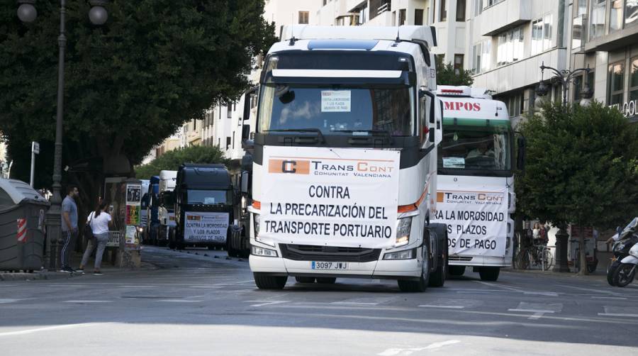 La marcha lenta de los transportistas de Transcont se desarrolla sin incidentes