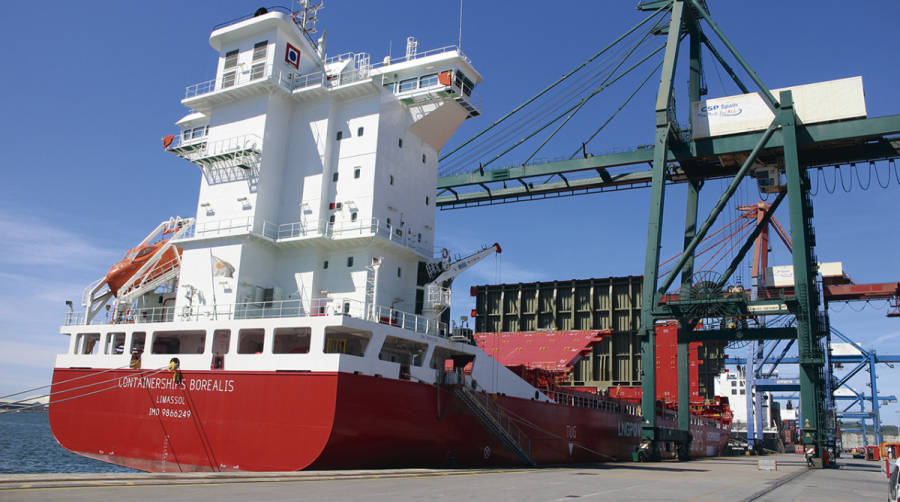 El &ldquo;Containerships Borealis&rdquo; escal&oacute; el 7 de junio en el Puerto de Bilbao. Foto J.P.