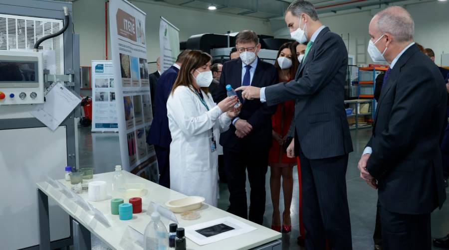 Felipe VI visita el centro de Itene en su 25 aniversario