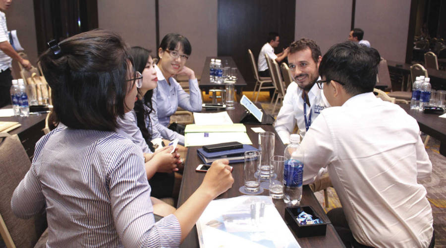 Josep Pareja mantuvo diversas reuniones en Ho Chi Minh. Foto E. Garc&iacute;a.