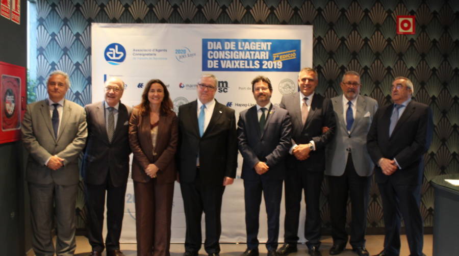 Enric Tic&oacute;, presidente de Feteia; Jos&eacute; Miguel Masiques Furn&eacute;, presidente de Empresas Masiques; Merc&egrave; Conesa, presidenta del Puerto de Barcelona; Isidre Gav&iacute;n, secretario de Infraestructuras y Movilidad de la Generalitat; Pere Padrosa, director de Transports; Javier Vidal, presidente de la Asociaci&oacute;n de Empresas Estibadoras, y Emili Sanz, presidente de ATEIA Barcelona. Foto JC Sarmentero.