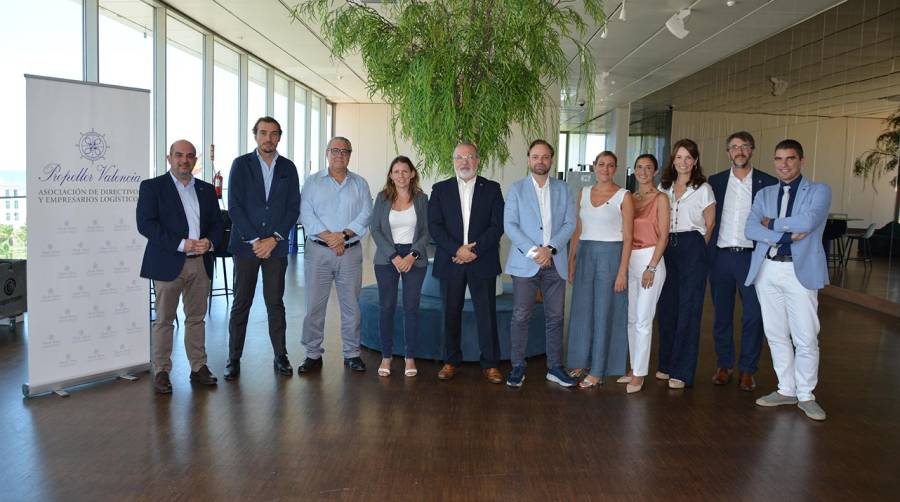 Miembros de la nueva Junta Directiva: Fernando Vitoria, Pedro Catalán, Francisco Salvador, Yolanda Atiénzar, Antonio Crespo, Alfredo Soler, Lorena Ballester, Carmen Amador, Carolina Lorente, Rubén Marín y Jorge Selma.