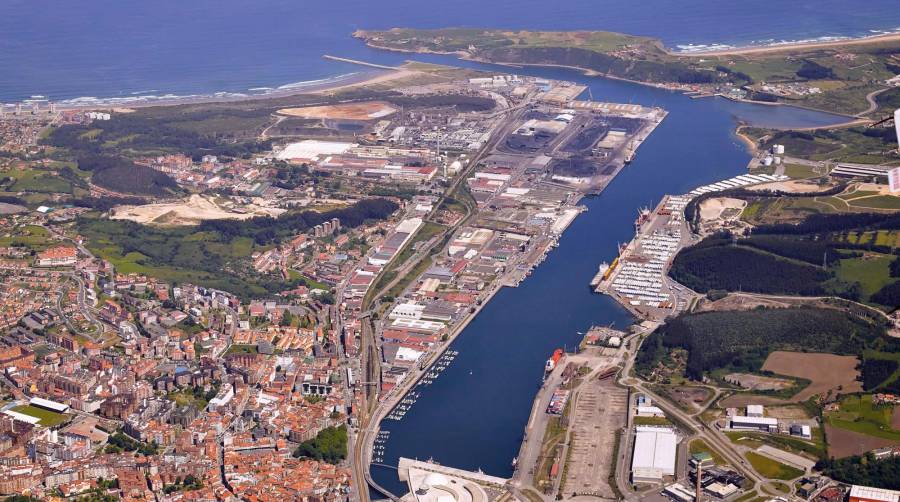 Se acometerá La unión de los muelles de ArcelorMittal y Valliniello y la mejora de la operatividad del muelle de Raíces.