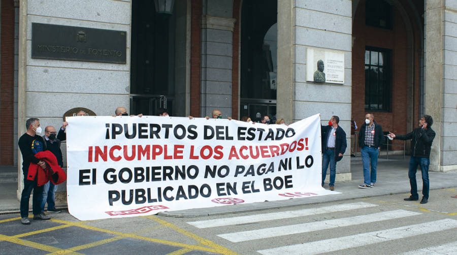 Los sindicatos hacen coincidir sus movilizaciones con la vuelta de los cruceros a los puertos espa&ntilde;oles. Foto: DP.