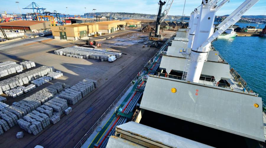 SLP es un referente como consignataria, agente general de líneas regulares y estibadora en el Puerto de Bilbao.