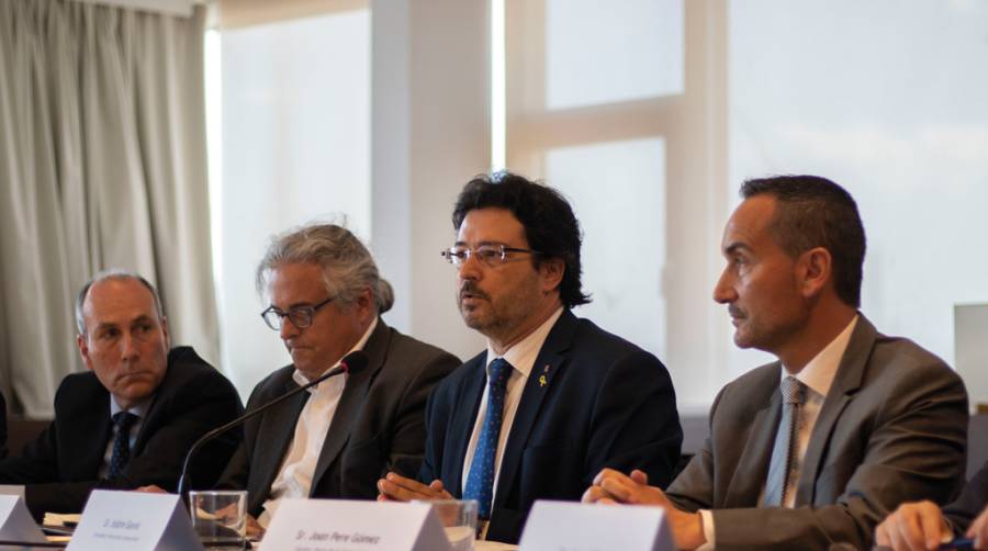 Xavier Ribera, presidente de la C&aacute;mara de Comercio de Palam&oacute;s; Enric Tic&oacute;, presidente de FETEIA-OLTRA; Isidre gav&iacute;n, presidente de Ports de la Generalitat, y Joan Pere G&oacute;mez, gerente.