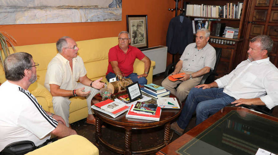 El alcalde de Sagunto, Quico Fern&aacute;ndez, se reuni&oacute; ayer con la Federaci&oacute;n de Asociaciones de Vecinos y Vecinas.