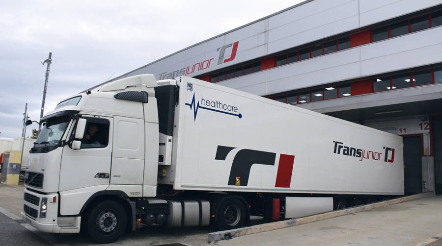 Transjunior Logistics se certifica como Entidad de Distribuci&oacute;n de Medicamentos de uso Humano en su nuevo almac&eacute;n de Barcelona. Foto J.C.S.