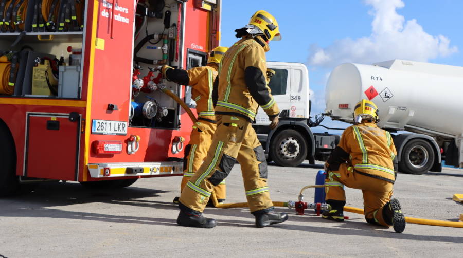 Ports de Balears realiza un simulacro con explosivo en el puerto de Palma