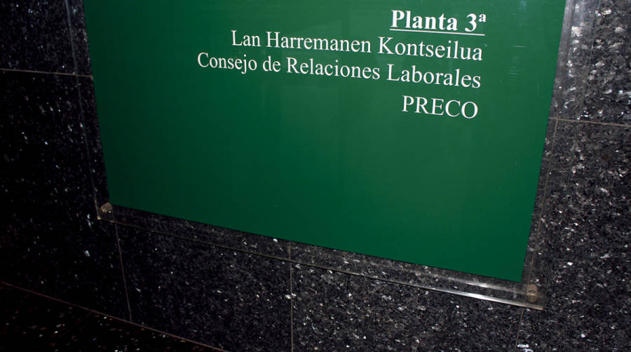 La estiba de Bilbao retoma el di&aacute;logo para resolver un conflicto que rebaja su crispaci&oacute;n