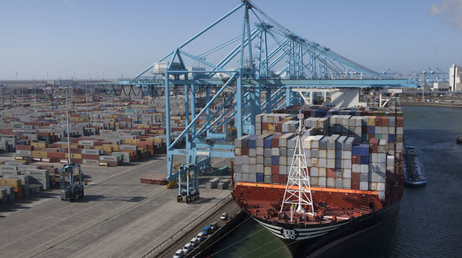 APM Terminals Rotterdam ocupa una superficie de 100 hect&aacute;reas y una l&iacute;nea de atraque de 1.600 metros de longitud.