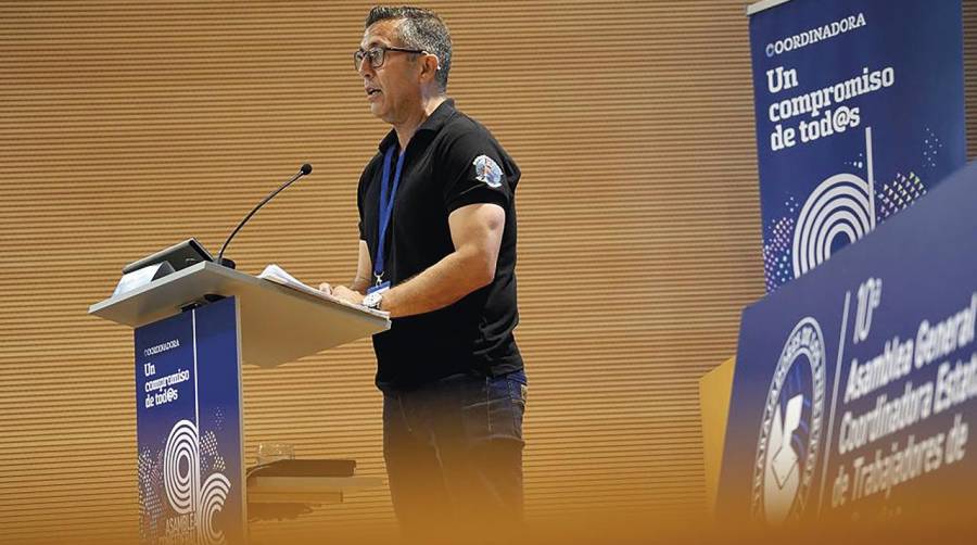 Miguel Ángel Hormigo, coordinador general de Coordinadora Estatal de Trabajadores de los Puertos, en la asamblea celebrada en Valencia.