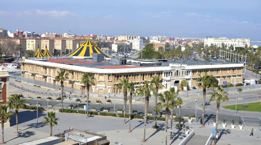 La Junta de Gobierno Local ha desestimado la solicitud del PP de paralizar el procedimiento de adjudicación del edificio de Docks en el Puerto de Valencia. Foto: Raúl Tárrega.