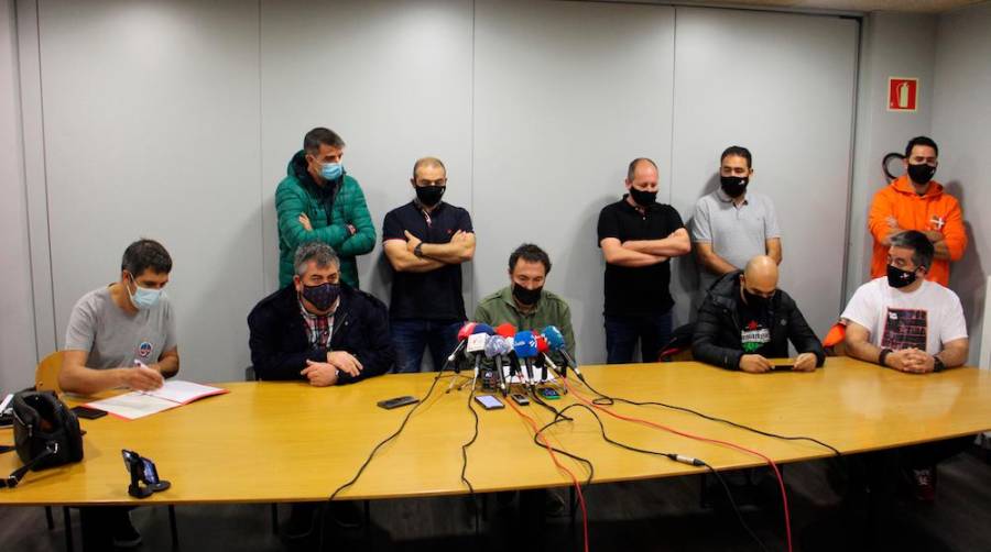 Miembros del comité de empresa de Bilboestiba CPE en rueda de prensa durante la huelga de 2020. Foto J.P.