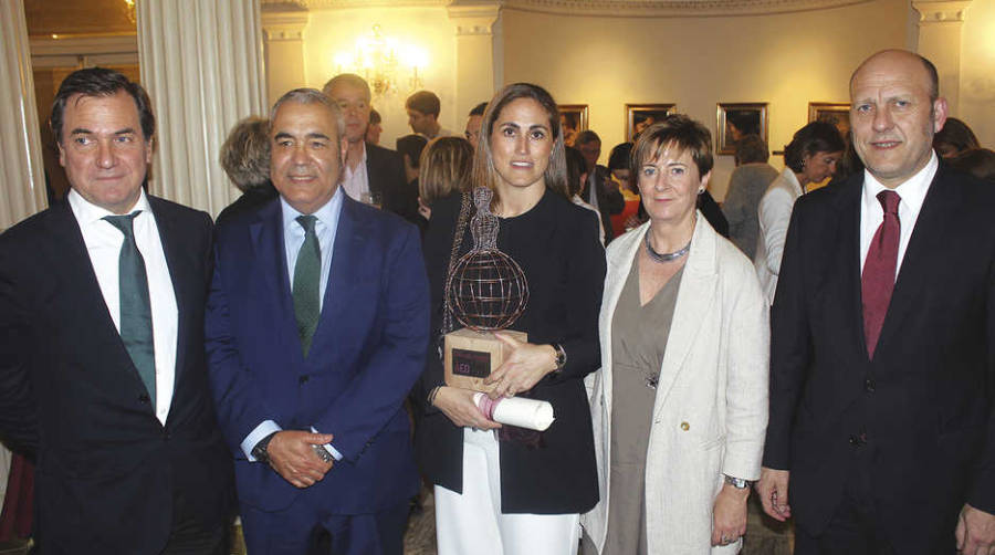 AED premia la labor de Elvira Gallego, terminal manager de Noatum Container Terminal Bilbao