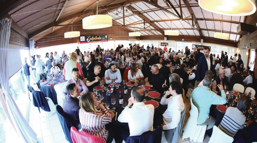 La comunidad logística de Barcelona estrecha lazos en una Calçotada de récord