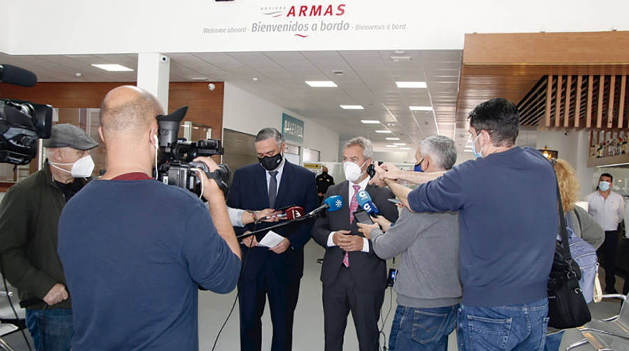 El delegado del Gobierno de la Junta de Andaluc&iacute;a en Granada, Pablo Garc&iacute;a, en una visita a las instalaciones de la Autoridad Portuaria de Motril.