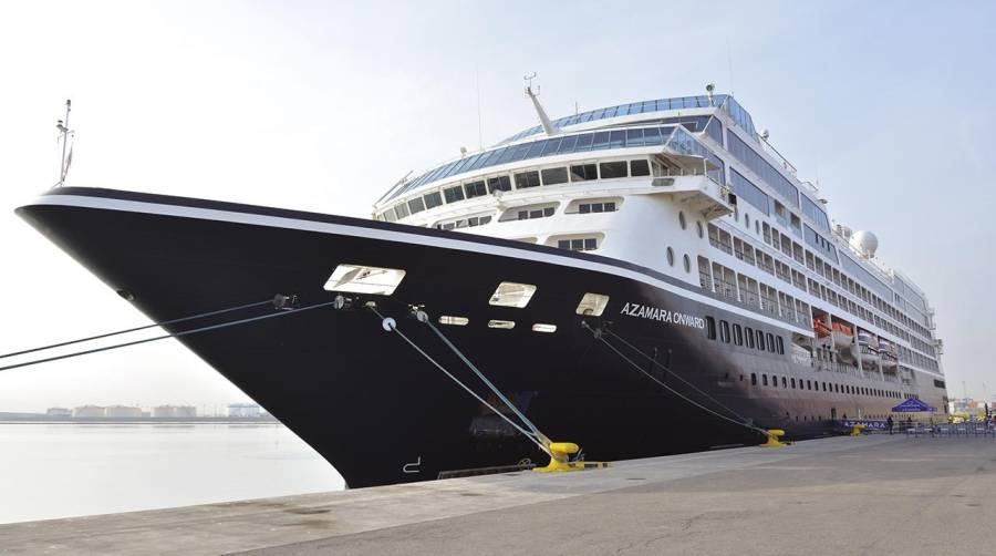 El “Azamara Onward” se estrena en el puerto de Valencia