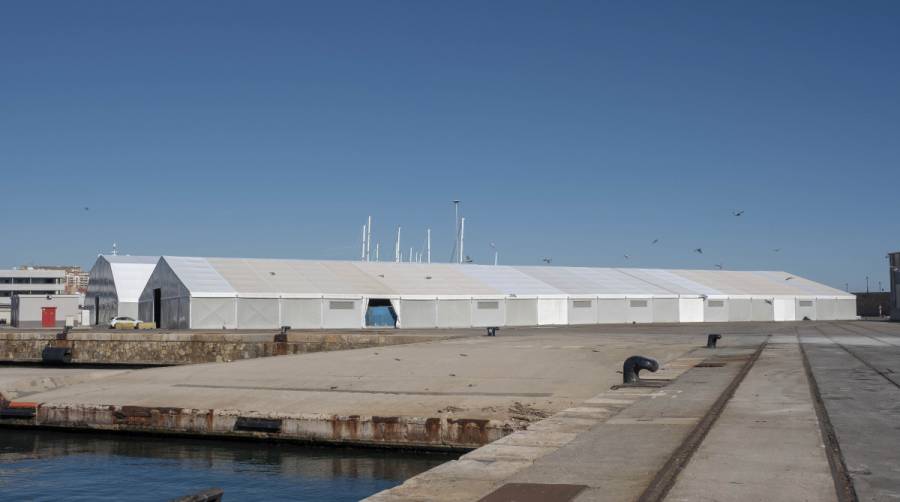 Nave construida por Vall, instalada en el Puerto de Tarragona y destinada al almacenamiento de cereales.