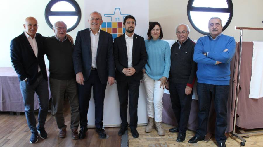 Miembros de la Junta directiva del CTM junto a Damià Calvet, presidente del Port de Barcelona.