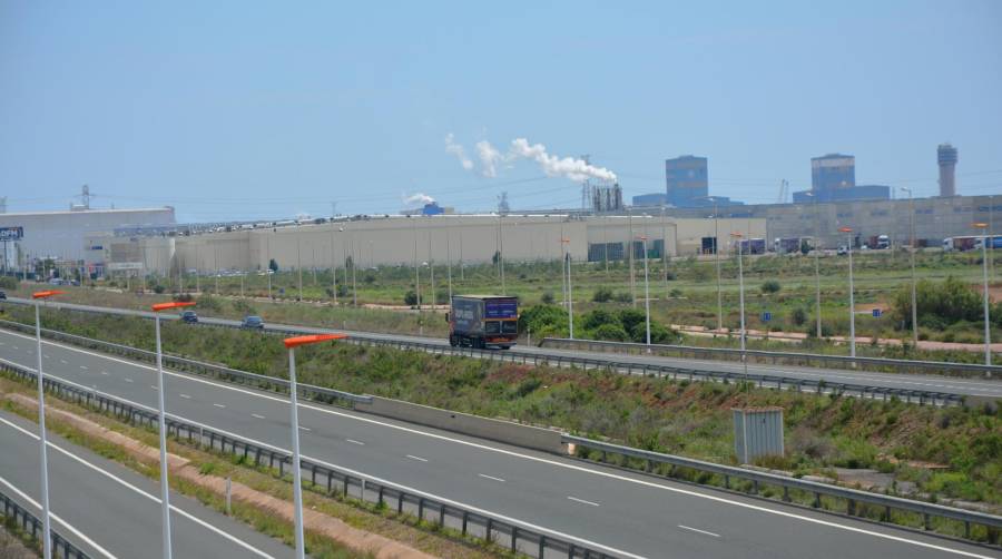 La patronal pretende agilizar el paso de las mercancías de importación por las áreas logísticas de la Comunitat Valenciana. Foto: Raúl Tárrega.