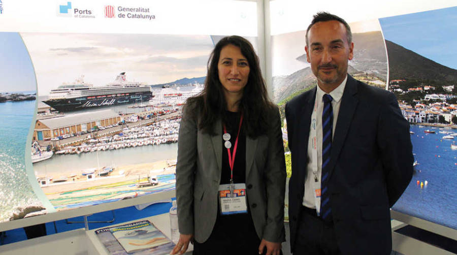 Mar&iacute;a Cano, responsable de cruceros de Ports de la Generalitat, junto al gerente de la entidad, Joan Pere G&oacute;mez, en la edici&oacute;n de 2017 de Seatrade Cruise Global. Foto E. Garc&iacute;a.