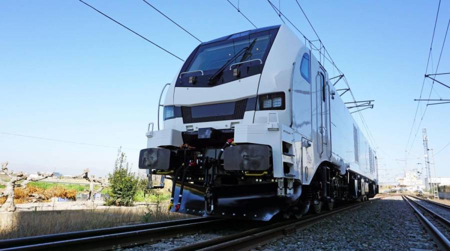 Una de las locomotoras h&iacute;bridas.