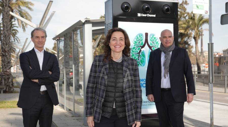 Joaqu&iacute;n Cus&iacute;, CEO d&rsquo;Urban Air Purifier; Merc&egrave; Conesa, presidenta del Port de Barcelona; y Jordi S&aacute;ez, market leader del sud d&rsquo;Europa de Clear Channel.