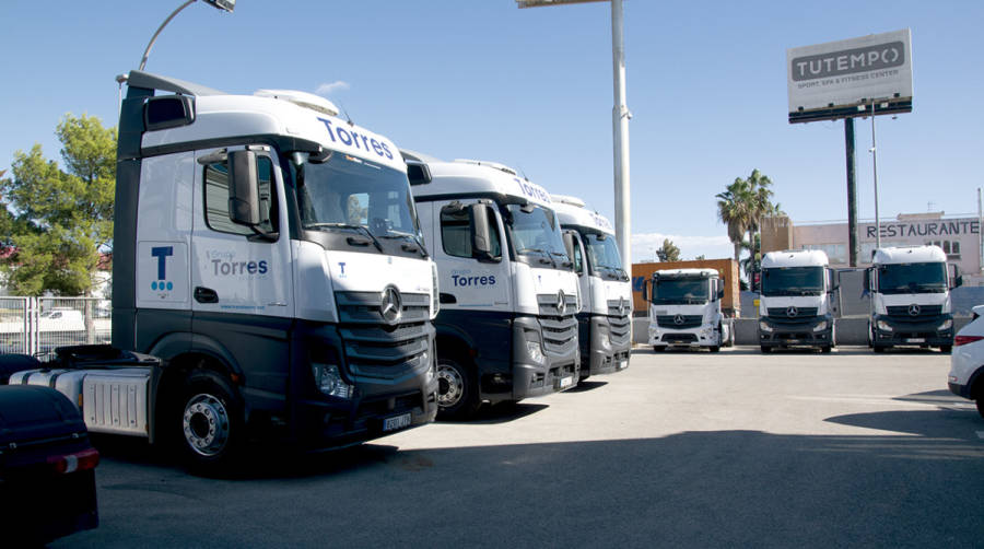 Grupo Torres refuerza su flota con 12 tractoras Mercedes-Benz adquiridas en TruckStore