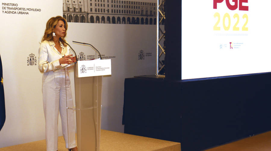 Raquel S&aacute;nchez, ministra de Transportes, durante el acto de presentaci&oacute;n ayer de los Presupuestos. Foto M.J.