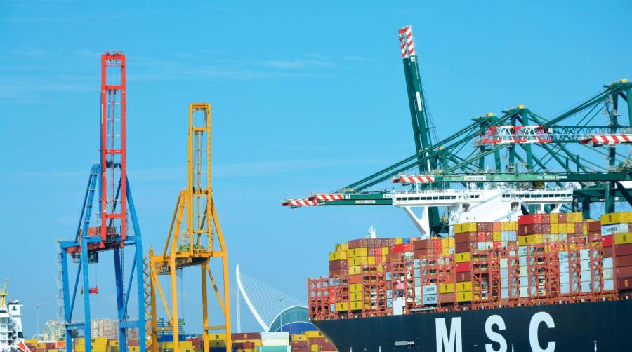 El Valencia Containerised Freight Index (VCFI) ha cerrado el año 2022 con una caída del -13,10% en diciembre respecto al mes de noviembre, el cuarto mes consecutivo de descenso. Foto F.V.