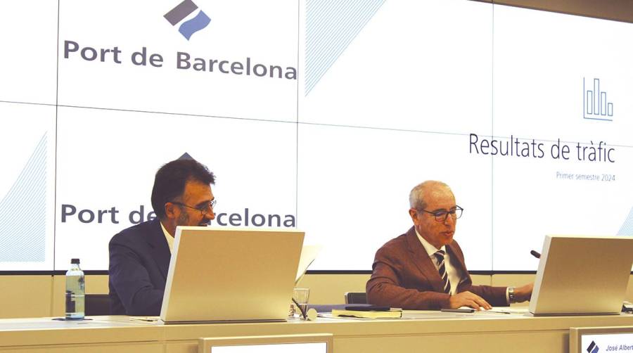 Lluís Salvadó, presidente de la AP de Barcelona y José Alberto Carbonell, director general del Port de Barcelona, en la presentación del balance de resultados de tráficos e inversiones de Port de Barcelona del primer semestre de 2024. Foto C.C.