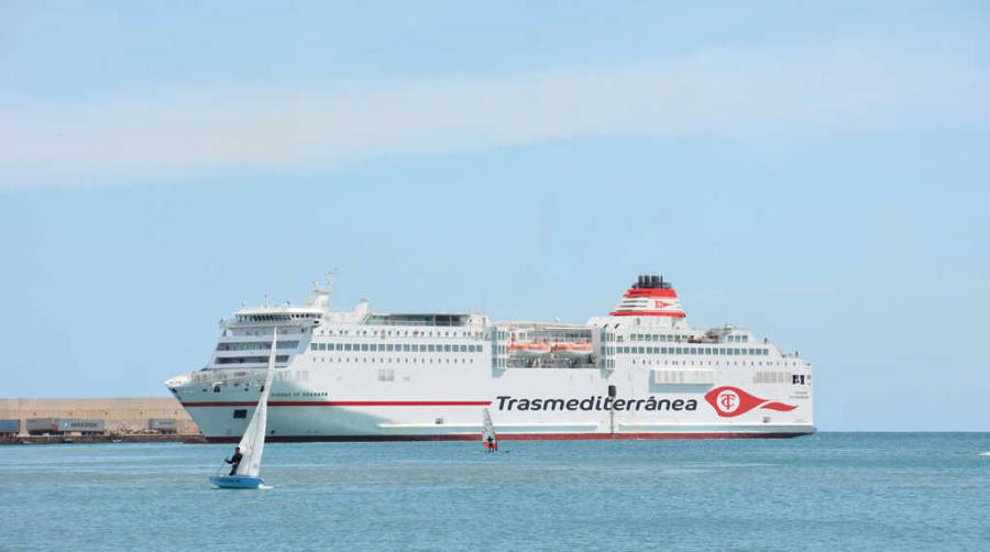 Ferry &quot;Ciudad de Granada&quot; de Trasmediterr&aacute;nea.