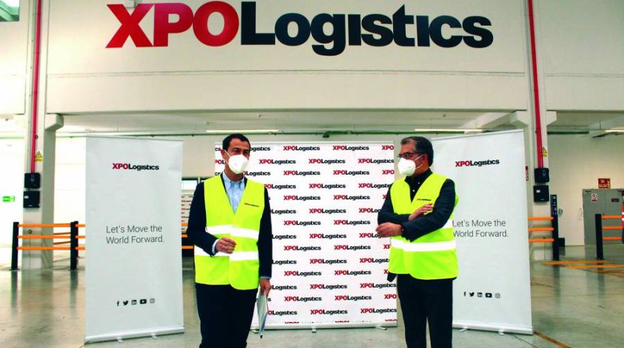 Massimo Marsili, director general del sur de Europa y Marruecos, junto a Roberto Martínez, director regional de la zona centro, de XPO Logistics. Foto B.C.