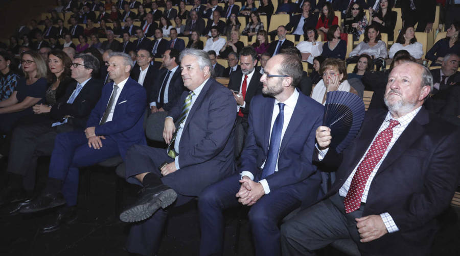 Profesionales del sector log&iacute;stico de toda Espa&ntilde;a acuden al evento de Diario del Puerto