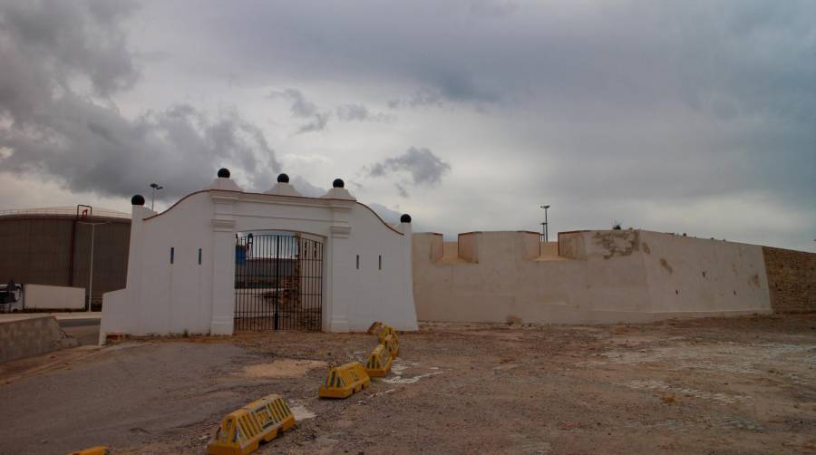 Portada de entrada al Fuerte. Foto Miguel Jiménez