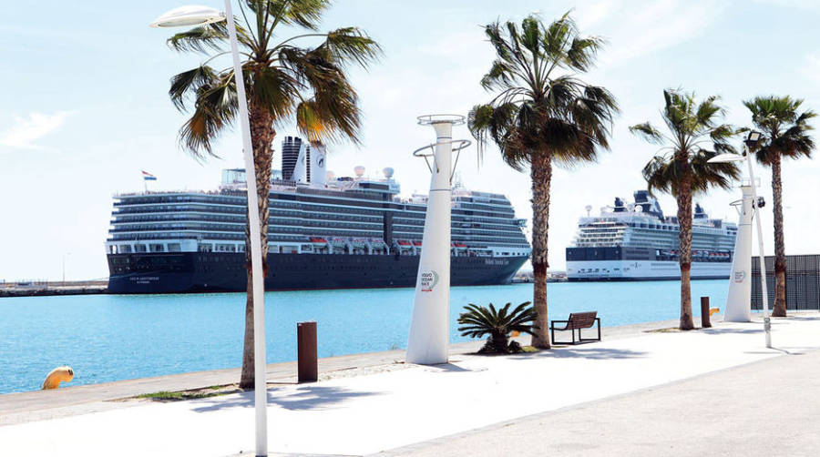 Alicante recibe 3.870 cruceristas en una jornada