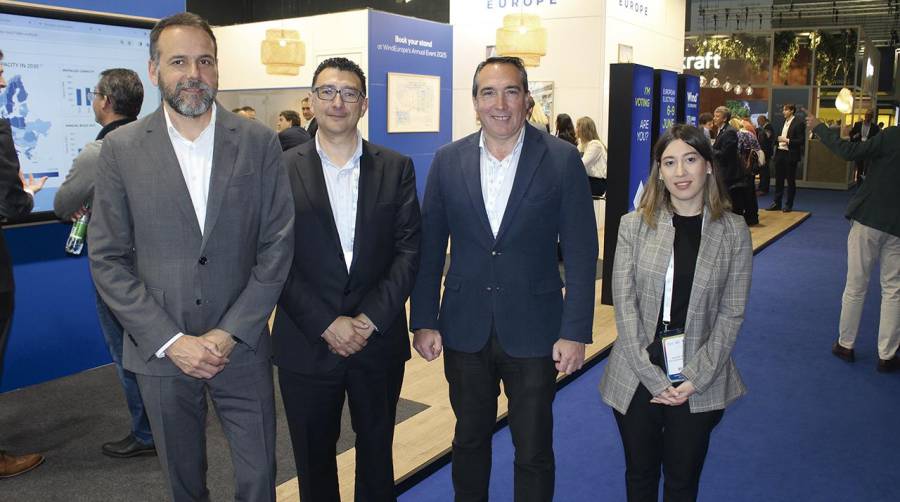 Desde la izquierda: Adolfo Noguero, director Comercial y de Expansión de la AP de Castellón; Manuel García, director; Rubén Ibáñez, presidente; Arantxa Barrachina, responsable Comercial y de Márketing. Foto J.P.